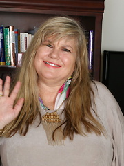 Mature American BBW playing with herself